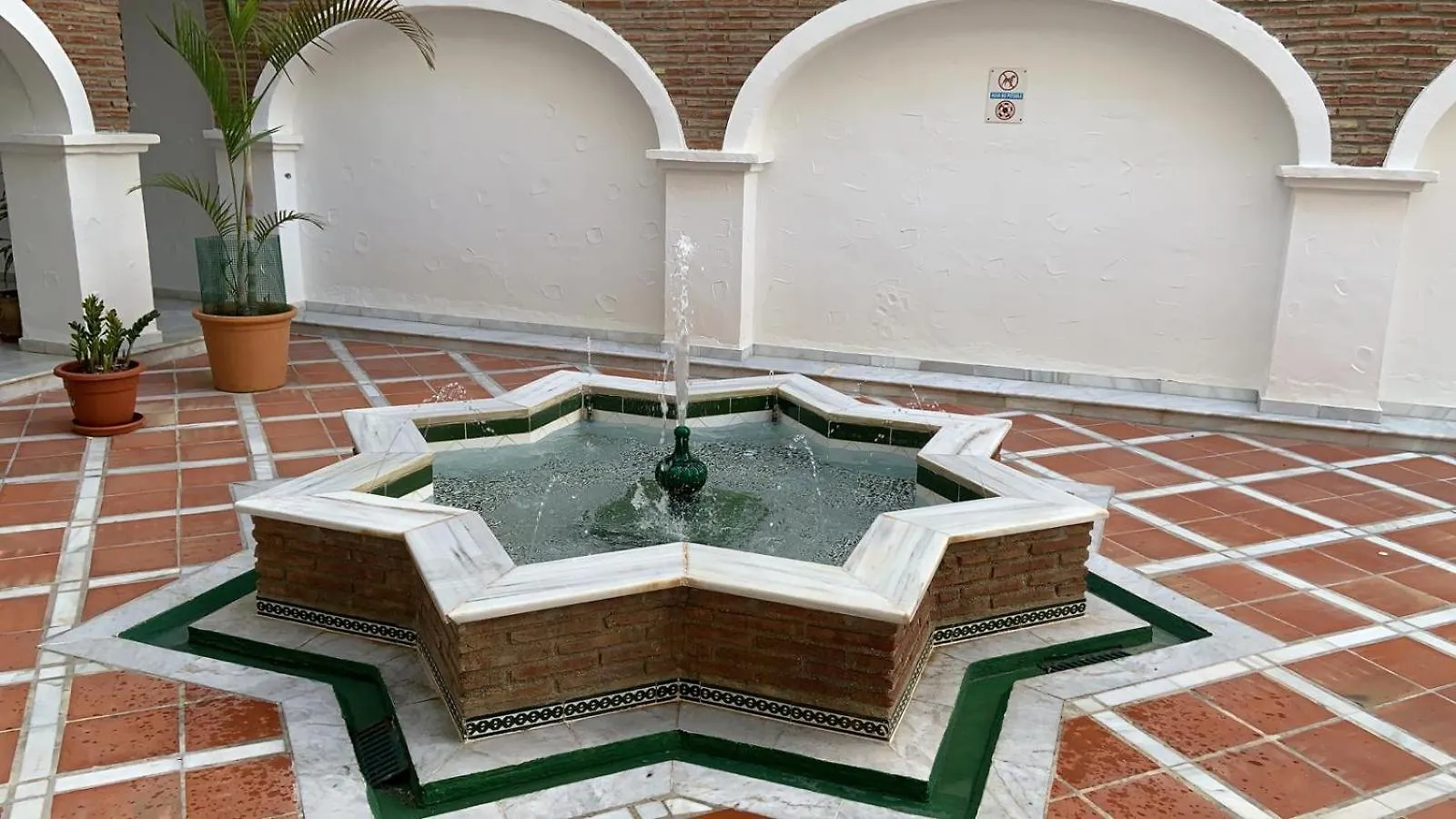 Apartamento A 100 Metros De La Playa Benalmadena Costa 0*,  Spain